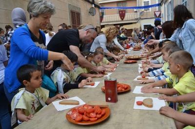 Els escolars s’endinsen dins l’Edat Mitjana amb el Mercat Medieval de Capdepera