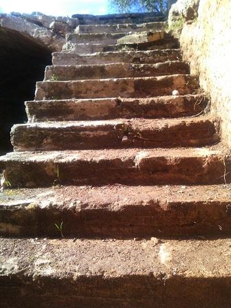 El departament de Patrimoni neteja els rentadors del carrer col·legi