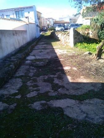 El departament de Patrimoni neteja els rentadors del carrer col·legi