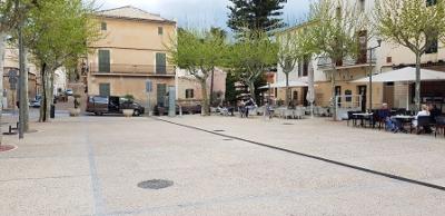 L’embelliment de la plaça de l’Orient dóna continuïtat al nucli antic de Capdepera