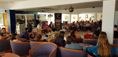 Els estudiants de 3rESO de l’IES Capdepera aprenen com funciona un hotel en una jornada dedicada al sector turístic