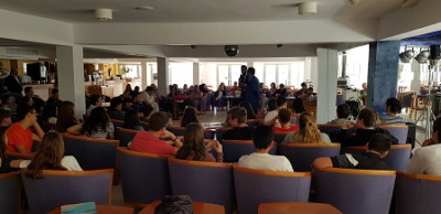 Els estudiants de 3rESO de l’IES Capdepera aprenen com funciona un hotel en una jornada dedicada al sector turístic