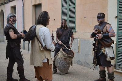 Capdepera dóna inici a la fira medieval més esperada amb el pa amb oli dels escolars