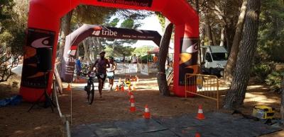 Sebastià Gelabert i Ana Soler, guanyadors de la X Triatló cala Agulla Wikiki