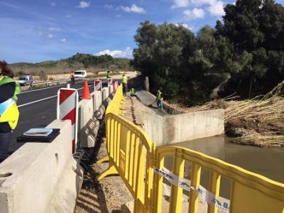 La consellera Garrido visita les obres de la carretera de ses Coves