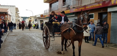 La pluja no atura les Beneïdes de Sant Antoni a Cala Rajada