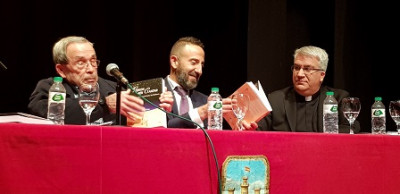 Pere Orpí presenta ‘Versos per cantar’ al teatre de Capdepera