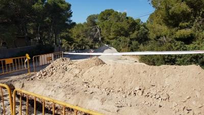 Comença la dotació de serveis de la urbanització de Cala Gat