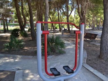 El parc de Sa Gravera compta amb noves màquines de gimnàs exterior