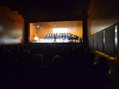 El concert de Santa Cecília omple l'auditòrium del Centre Cap Vermell