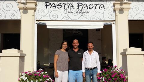 "Pasta Pasta Cala Rajada" lliura 3.600€ per al banc d'aliments dels serveis socials de Capdepera