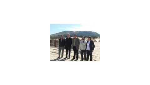 El batle i el delegat del Govern central visiten Cala Mesquida