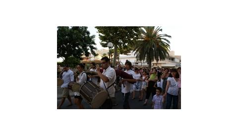 Multitud de gent a la plaça Castellet per donar l’inici a les festes de Sant Roc